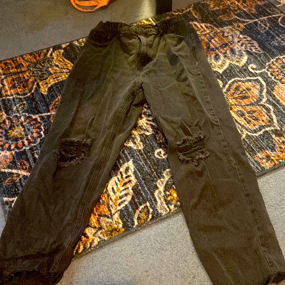Black ripped jeans women’s 9